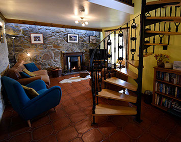 Glas Eilean View is a modern well furnished self catering accommodation with sea views