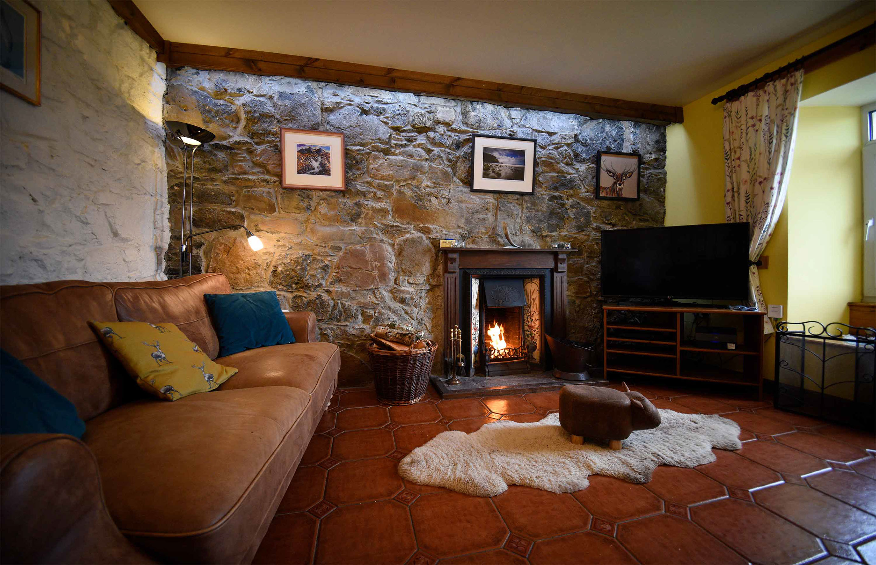 Auld Orwell Cottage Self Catering Open Fireplace in Waternish with sea views