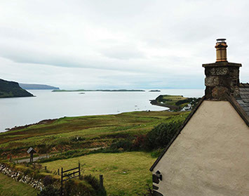 Auld Orwell Cottage offers stunning sea views to guests of Loch Bay and Waternish